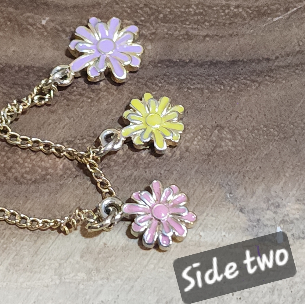 Vintage Crew Cuts Daisy Charm Necklace - Picture 4 of 10